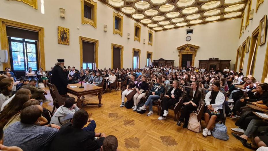 Voluntarii Sfintei Parascheva Voluntarii Sfintei Parascheva