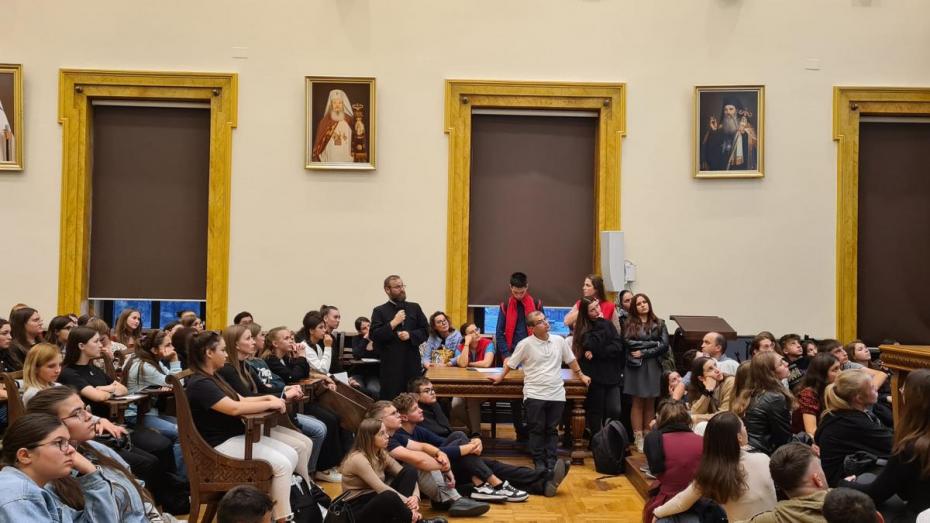 Voluntarii Sfintei Parascheva Voluntarii Sfintei Parascheva